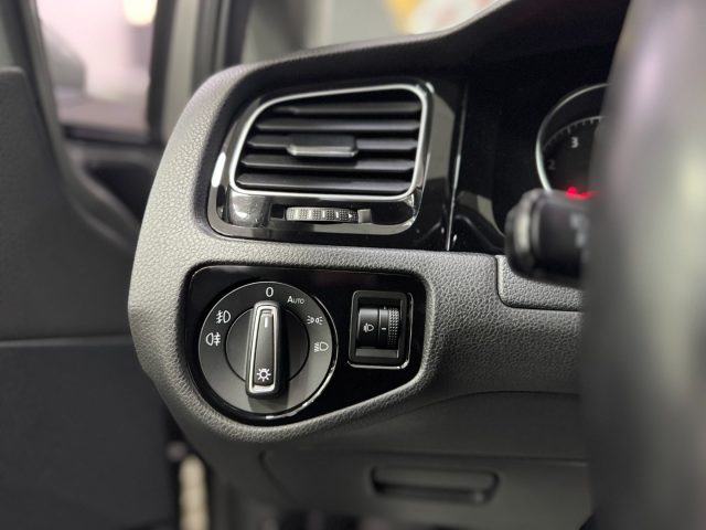 VOLKSWAGEN Golf usata, con Bracciolo