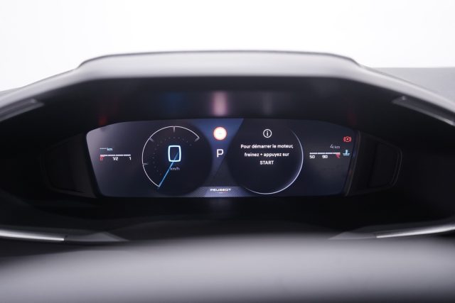 PEUGEOT 208 usata, con USB