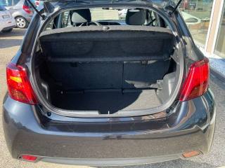 TOYOTA Yaris usata, con Specchietti laterali elettrici