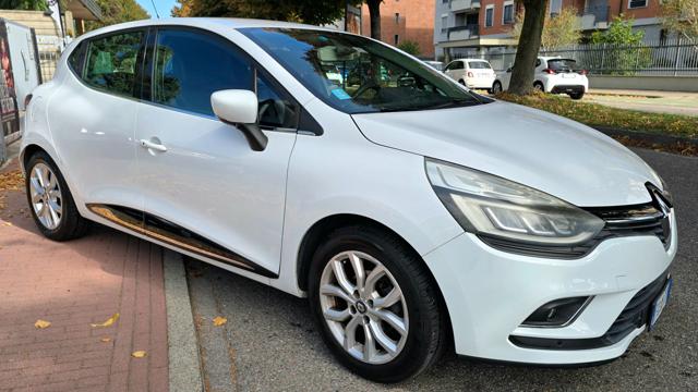 RENAULT Clio usata, con Controllo automatico clima