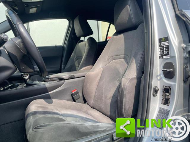 LEXUS UX 250h usata, con Controllo automatico clima