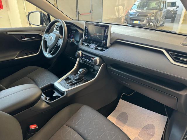 TOYOTA RAV 4 MY23 usata, con USB