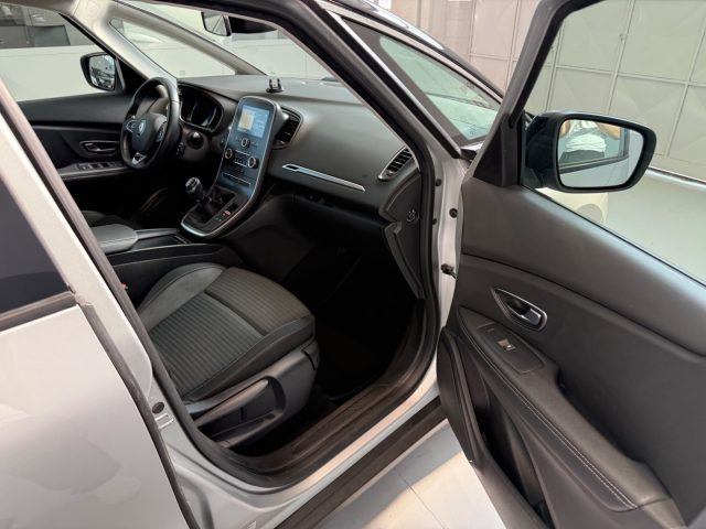 RENAULT Scenic usata 28