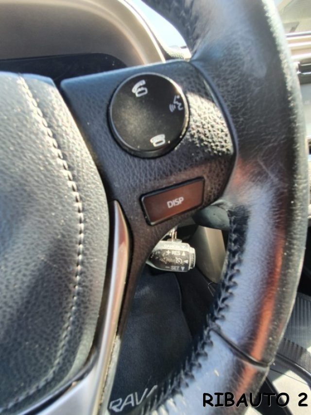 TOYOTA RAV 4 usata, con Autoradio