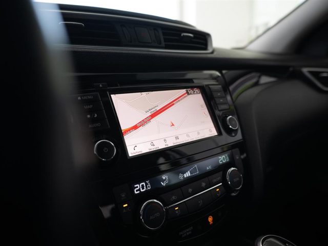 NISSAN Qashqai usata, con Luci diurne LED