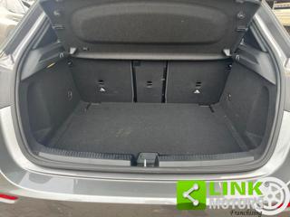 MERCEDES-BENZ A 200 usata, con Luci diurne LED