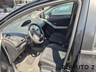 TOYOTA Yaris usata, con Lettore CD
