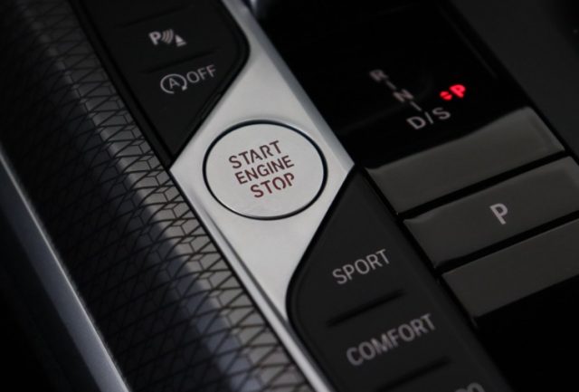 BMW 330 usata, con USB
