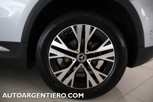 MERCEDES-BENZ GLA 180 usata, con Sensori di parcheggio anteriori