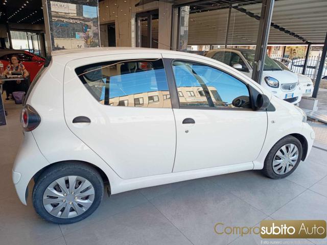 TOYOTA Aygo usata, con Autoradio
