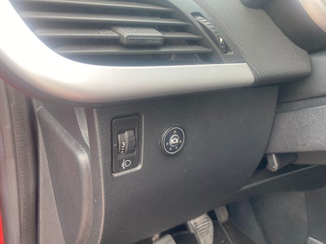 PEUGEOT 207 usata, con Airbag testa