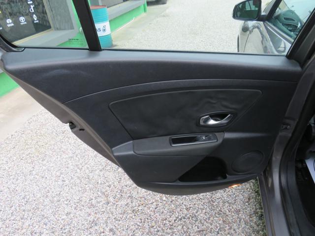 RENAULT Megane usata, con Specchietti laterali elettrici