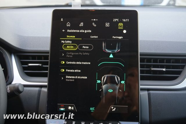 RENAULT Captur usata, con Autoradio digitale