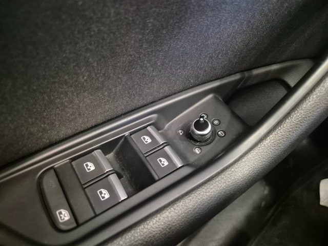AUDI A4 usata, con Specchietti laterali elettrici