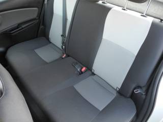 TOYOTA Yaris usata 44