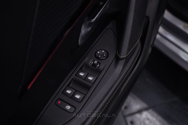 PEUGEOT 208 usata, con Controllo automatico clima