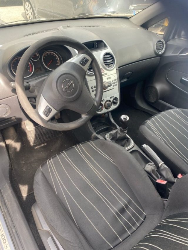 OPEL Corsa usata, con Controllo automatico clima