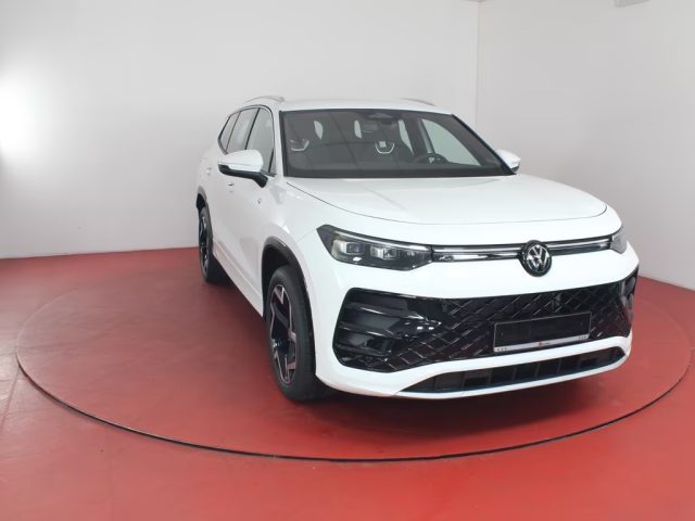 VOLKSWAGEN Tayron usata, con Park Distance Control