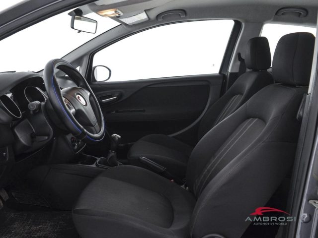 FIAT Punto usata 8