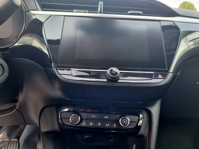 OPEL Corsa usata, con Touch screen
