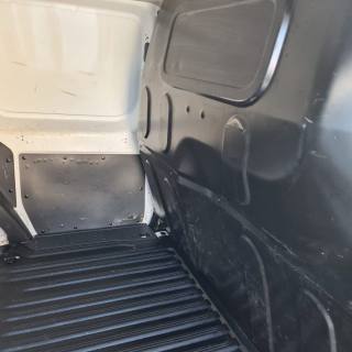 RENAULT Kangoo usata 12
