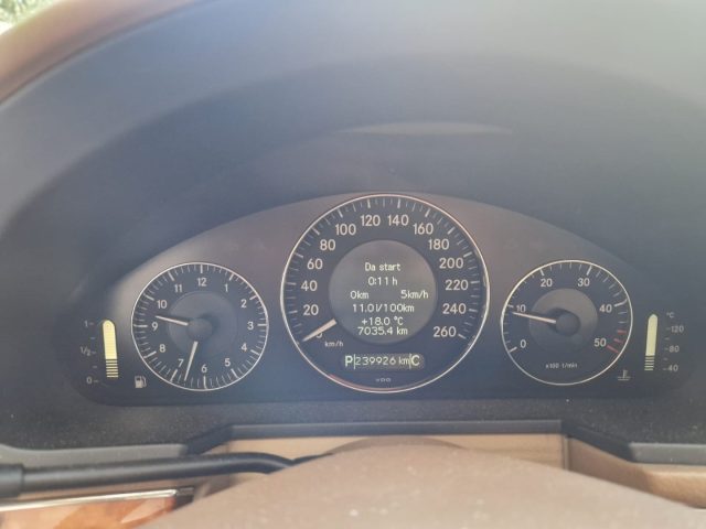 MERCEDES-BENZ E 220 usata, con Fendinebbia