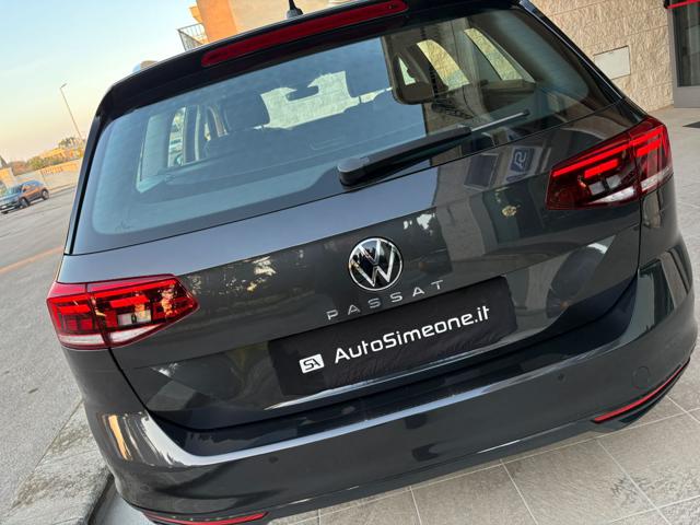 VOLKSWAGEN Passat Variant usata, con Fari LED