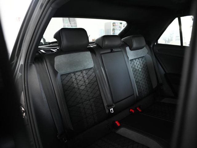 VOLKSWAGEN T-Roc usata, con Isofix