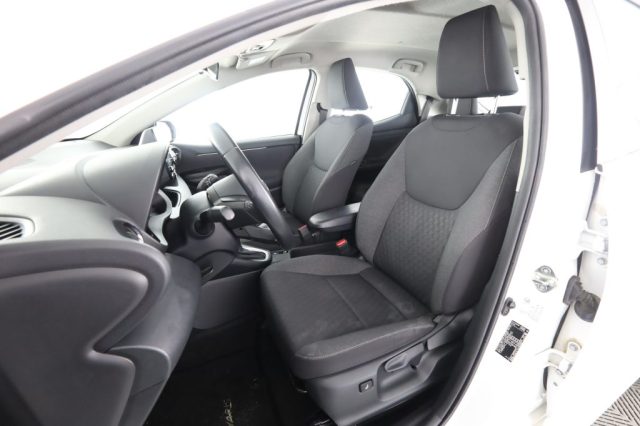 TOYOTA Yaris usata 2