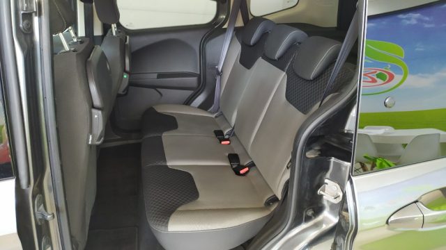 FORD Tourneo Courier usata, con Climatizzatore