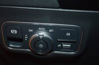 MERCEDES-BENZ GLA 200 usata, con Leve al volante