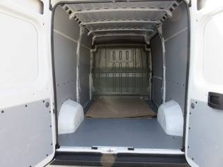 PEUGEOT Boxer usata, con Autoradio