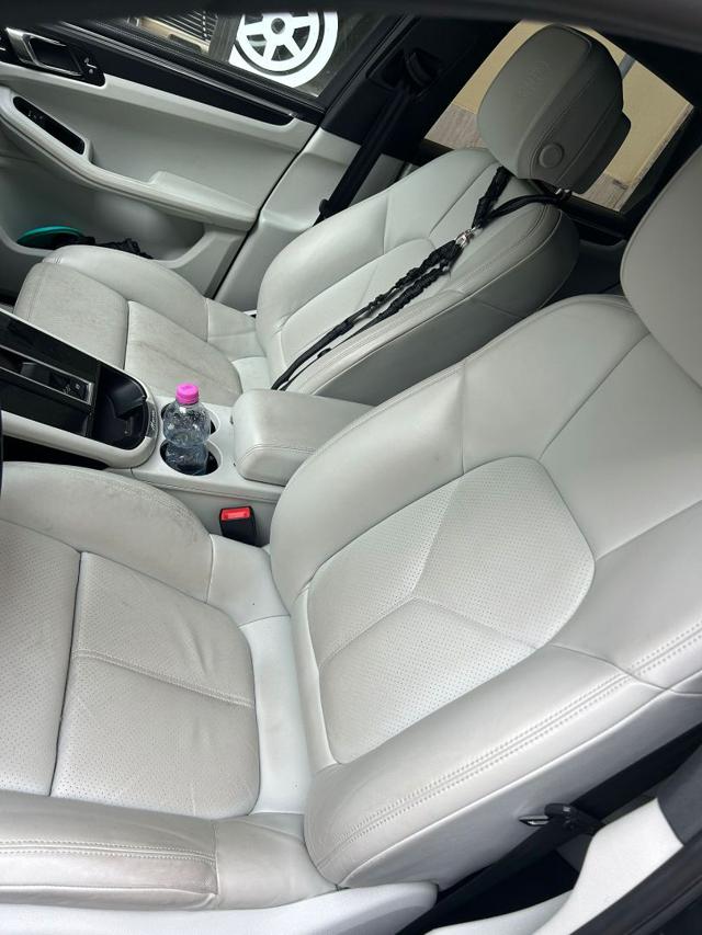 PORSCHE Macan usata, con Leve al volante