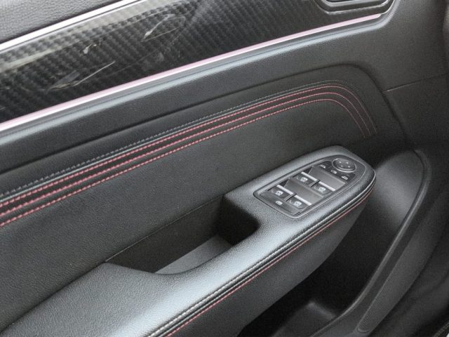 RENAULT Arkana usata, con Autoradio digitale