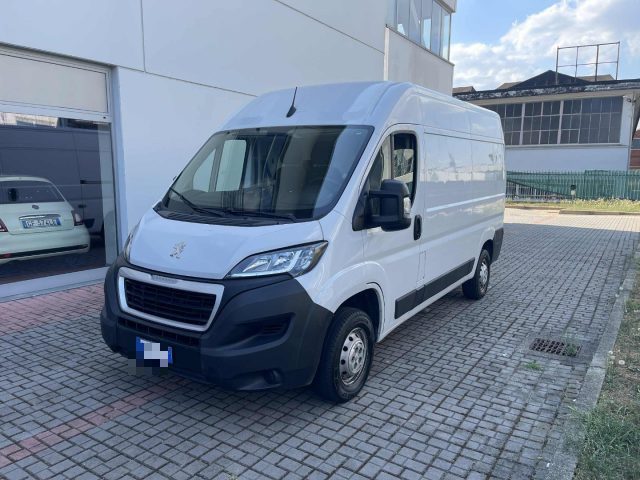 PEUGEOT Boxer usata, con Airbag