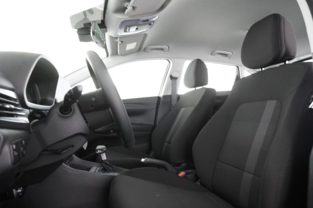 HYUNDAI i20 usata 9