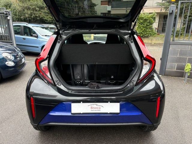 TOYOTA Aygo X usata, con Park Distance Control