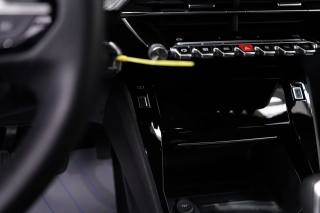 PEUGEOT 2008 usata, con Fari LED