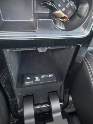 LAND ROVER Range Rover Velar usata, con Autoradio