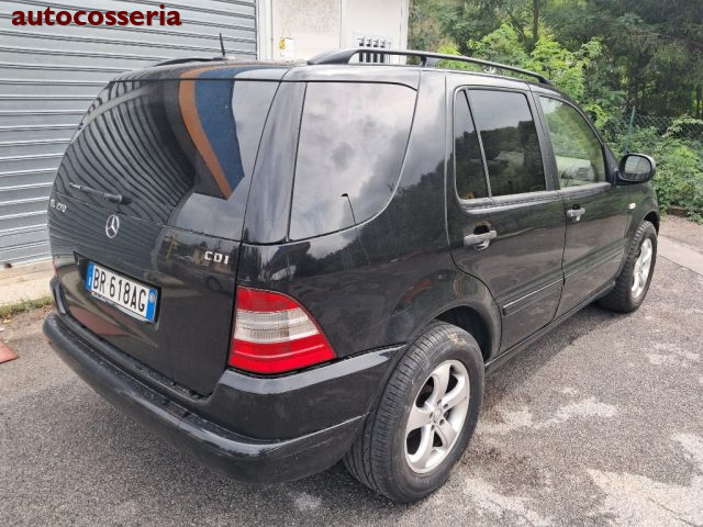 MERCEDES-BENZ ML 270 usata, con Airbag