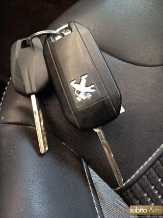 PEUGEOT 2008 usata 31