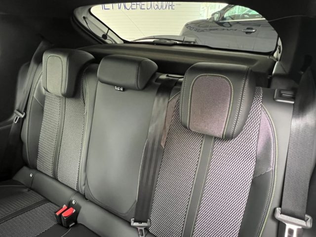 PEUGEOT 208 usata, con Sensori di parcheggio posteriori