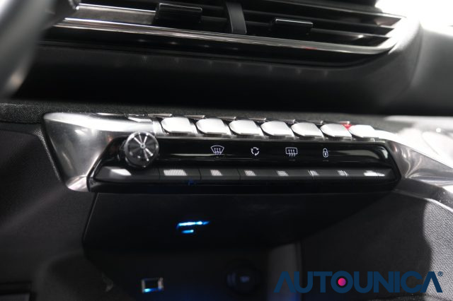PEUGEOT 3008 usata, con Volante multifunzione