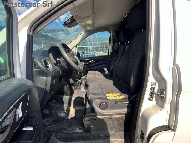 MERCEDES-BENZ Vito usata 11