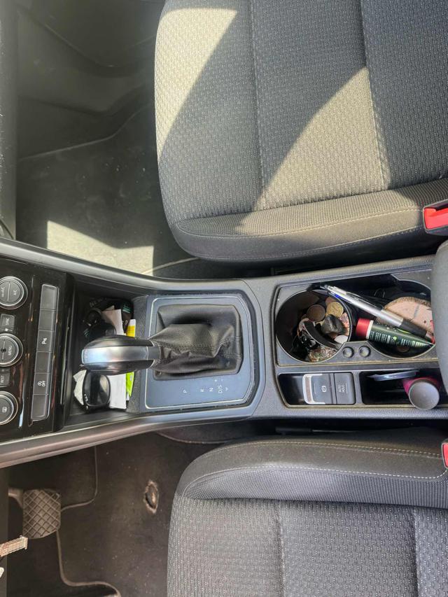 VOLKSWAGEN Touran usata, con Sedile posteriore sdoppiato