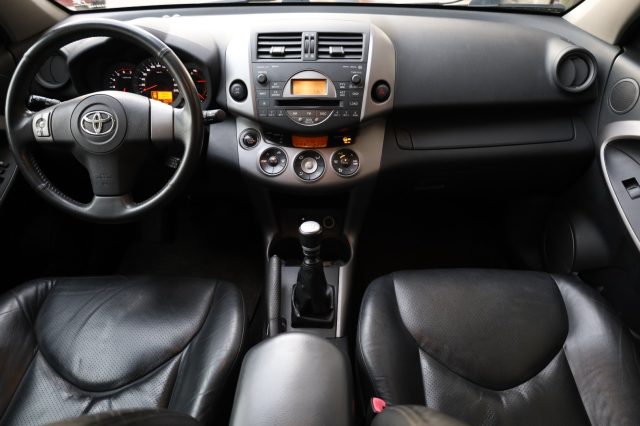 TOYOTA RAV 4 usata, con Lettore CD