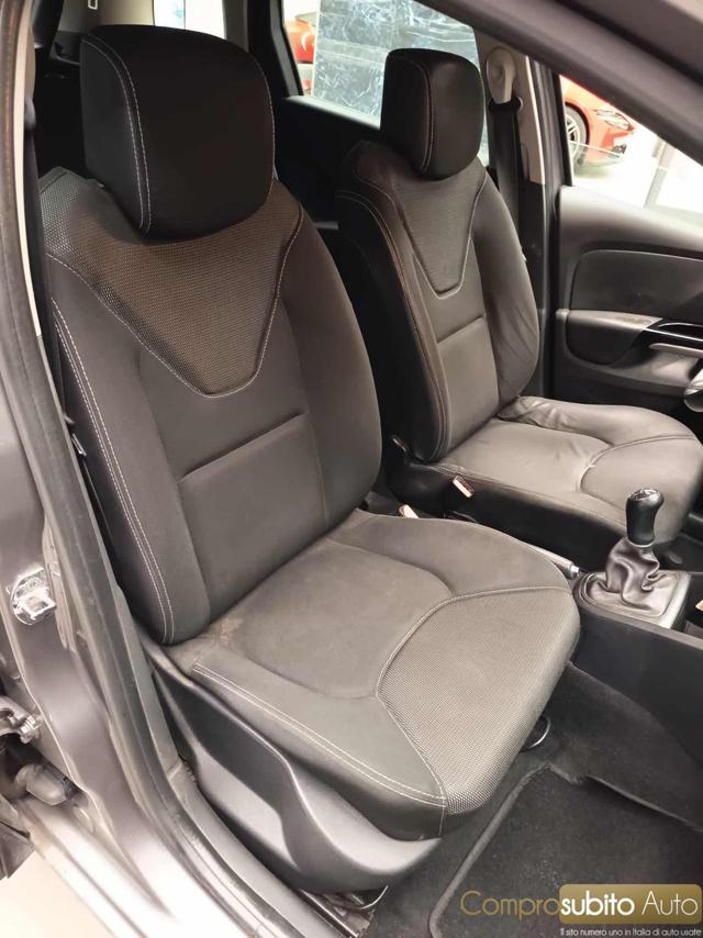 RENAULT Clio usata, con Bluetooth