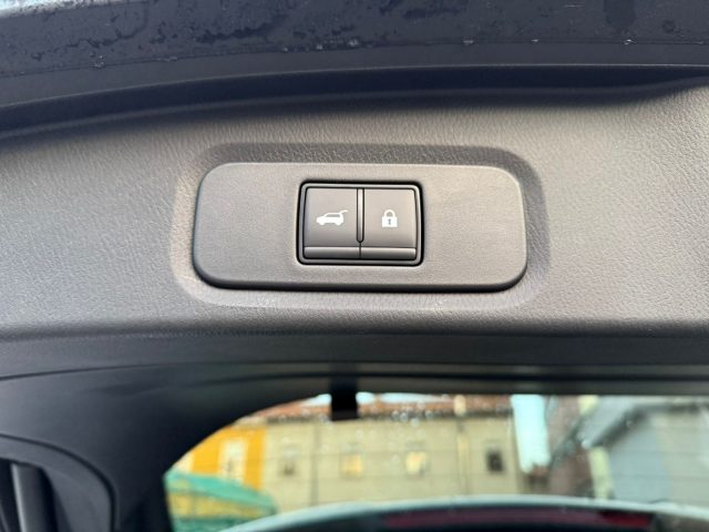 NISSAN Qashqai usata, con Telecamera per parcheggio assistito