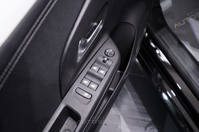 OPEL Corsa usata, con Controllo automatico clima