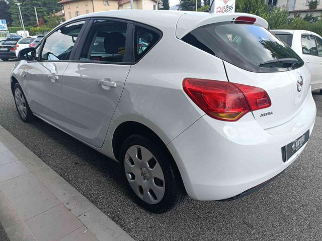 OPEL Astra usata, con Autoradio